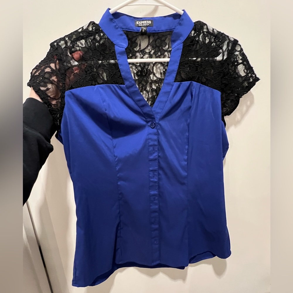 Express blouse with black lace detail - great condition. Size M